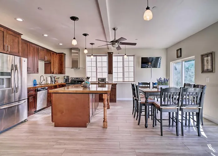 Large Temecula House With Balcony - Near Vineyards